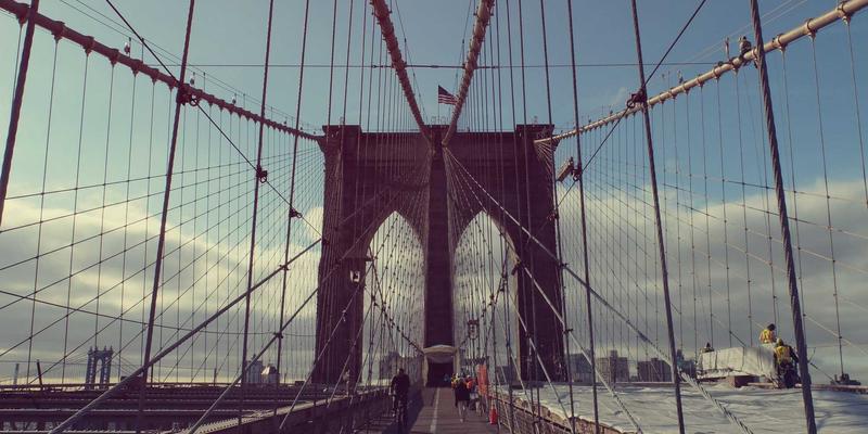 杰士电缆：揭秘PVC、PUR、TPE等护套材料如何征服苛刻工业环境